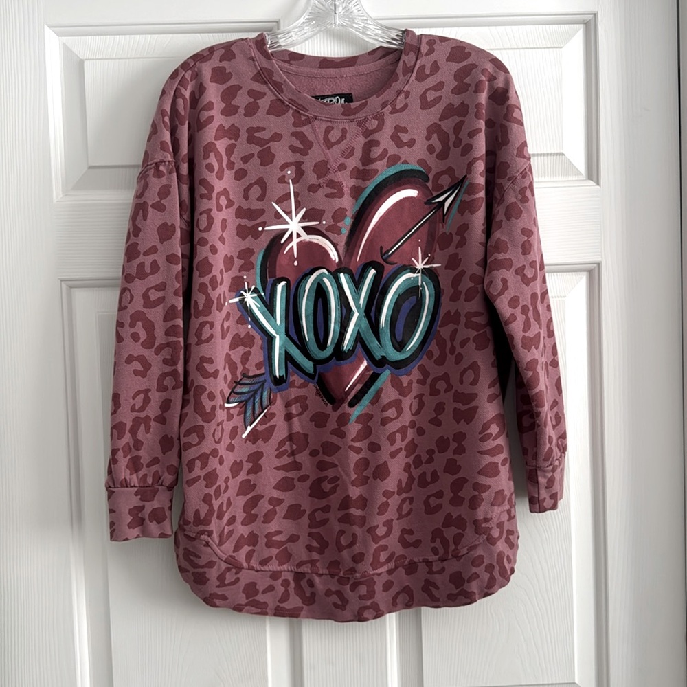XOXO Sweatshirt Sz M